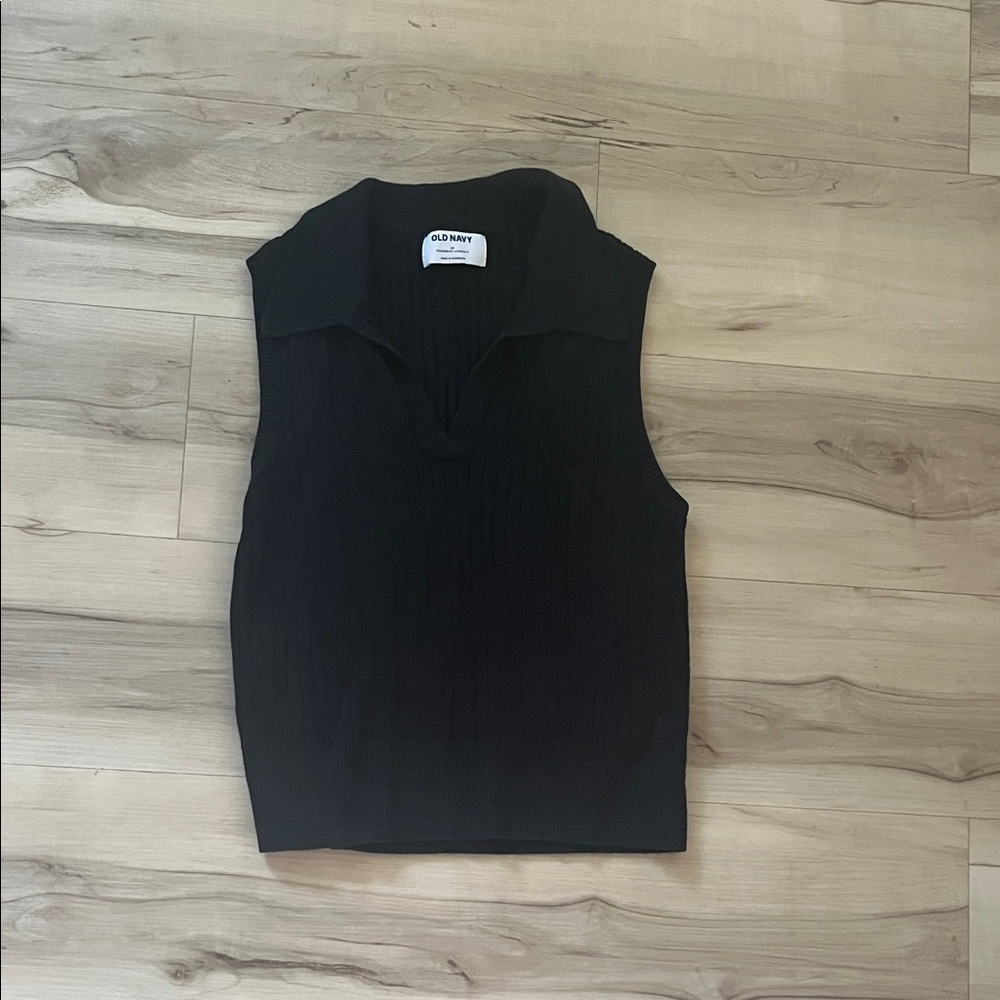 Old Navy Black Sleeveless Collared Top